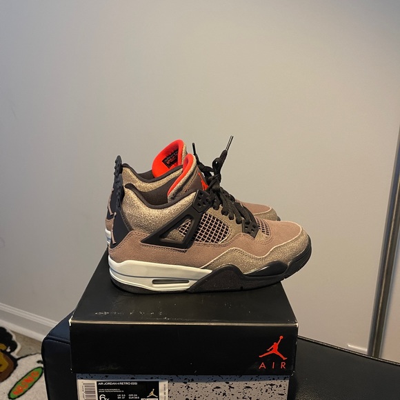 Jordan 4 Retro Taupe Haze - Picture 4 of 9